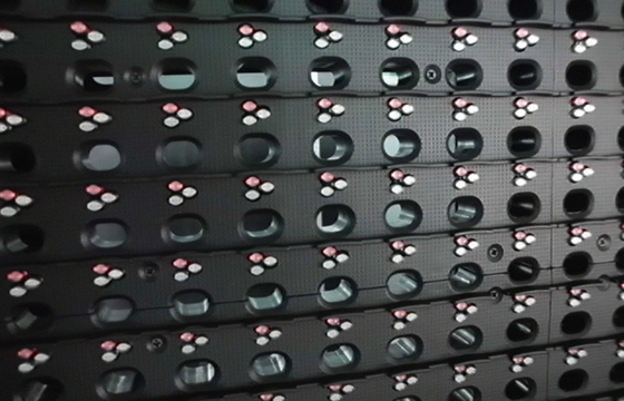 2RGB P25.6 Flexible Curtain LED Display for Outdoor Advertising